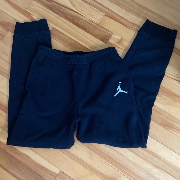 Black Air Jordan sweat pants - Picture 2 of 4